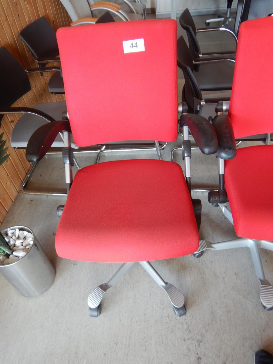 HAG Bürodrehstuhl mit Armlehne rot